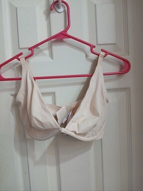 Victoria’s Secret Incredible Unlined Plunge Bra Beige Nude Underwire Size  34DDD